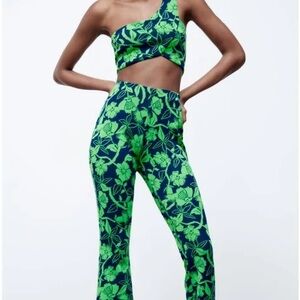Zara Matching Set - print crop top and pants matching set